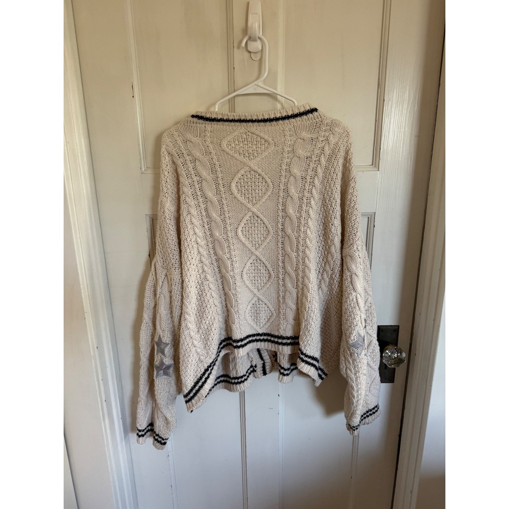 Taylor Swift Folklore Album cardigan size med/large - Picture 8 of 9